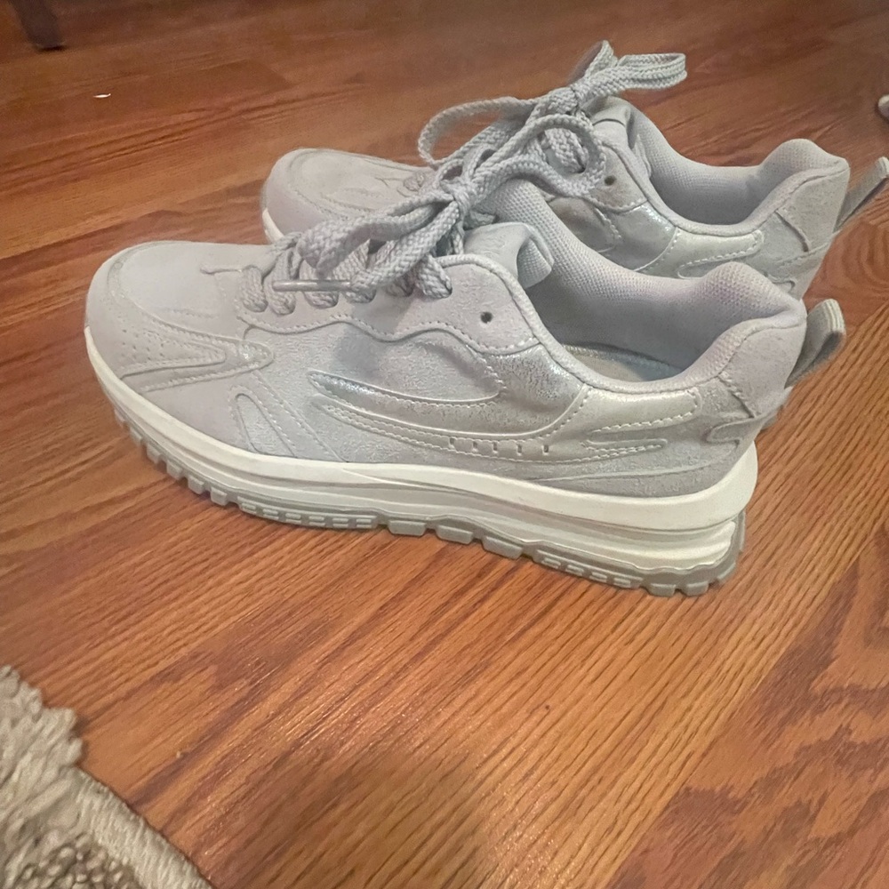 Blowfish Light Gray Lace-Up Sneakers